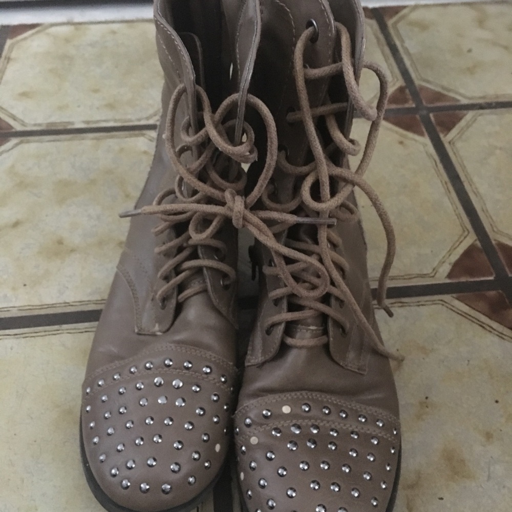 combat boots